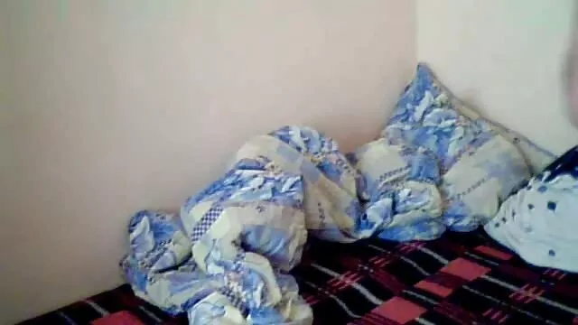 نوجوان, قرار می دهد سوپرهای بکن بکن بیدمشک او تحت یک دیک بزرگ از یک شریک بالغ و نیش بالش