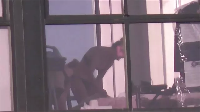 جوجه کامل انگشت بیدمشک با dildo در سوپر بکن درب توالت
