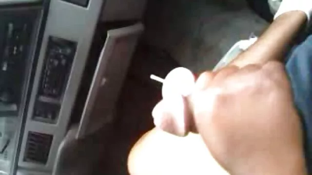 دختر خالکوبی fucks بکن بکن در حمام در دختر روسی در یک نقطه بر روی فرش